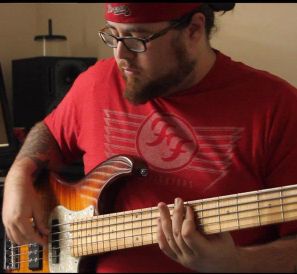 Hlavn� postava skupiny Matt Glisson